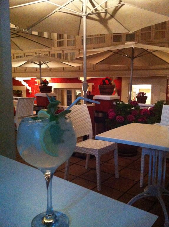 Marina De Campios Hotel Комилас Екстериор снимка